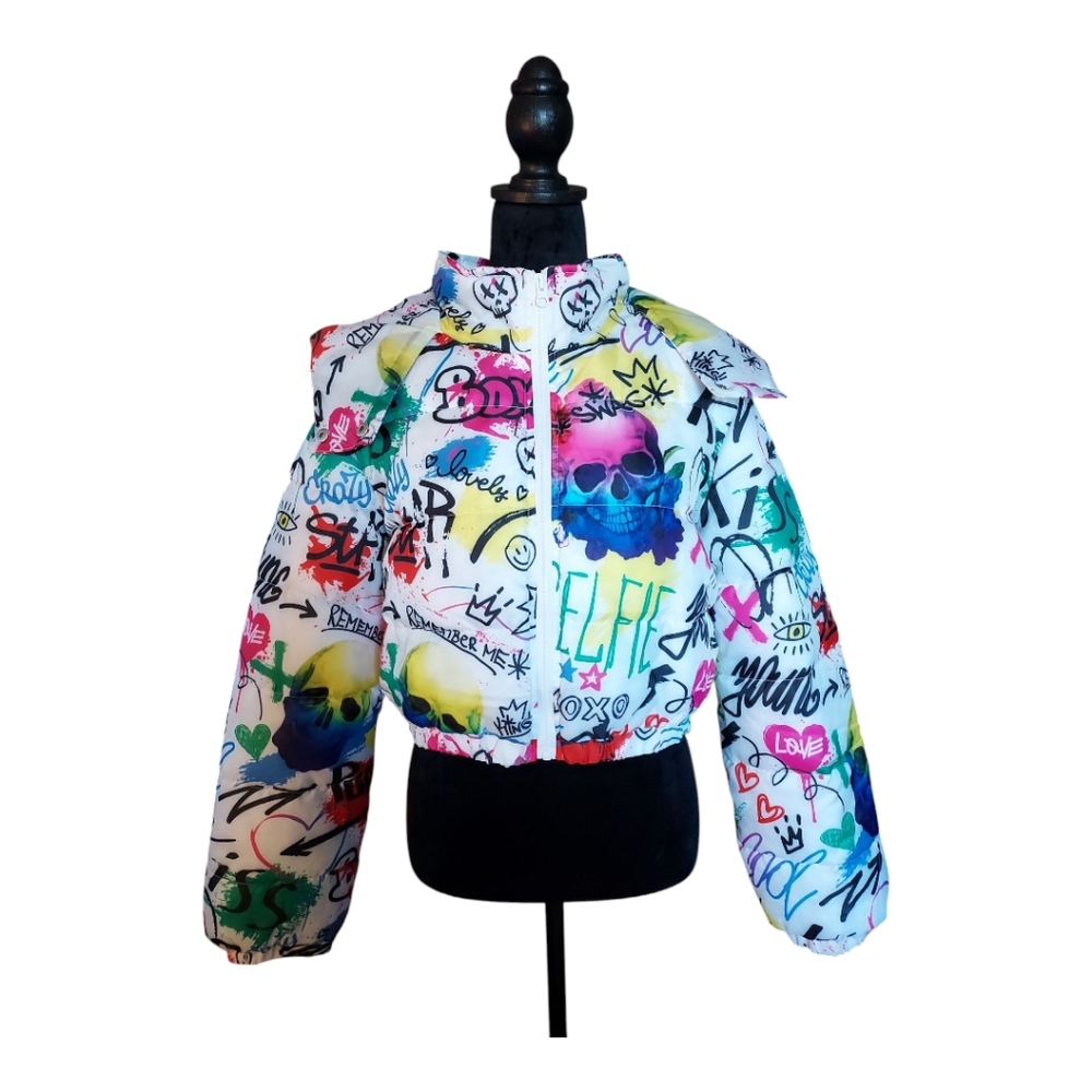 Almost Famous Multi-Colored Cropped Graffiti Prin… - image 4